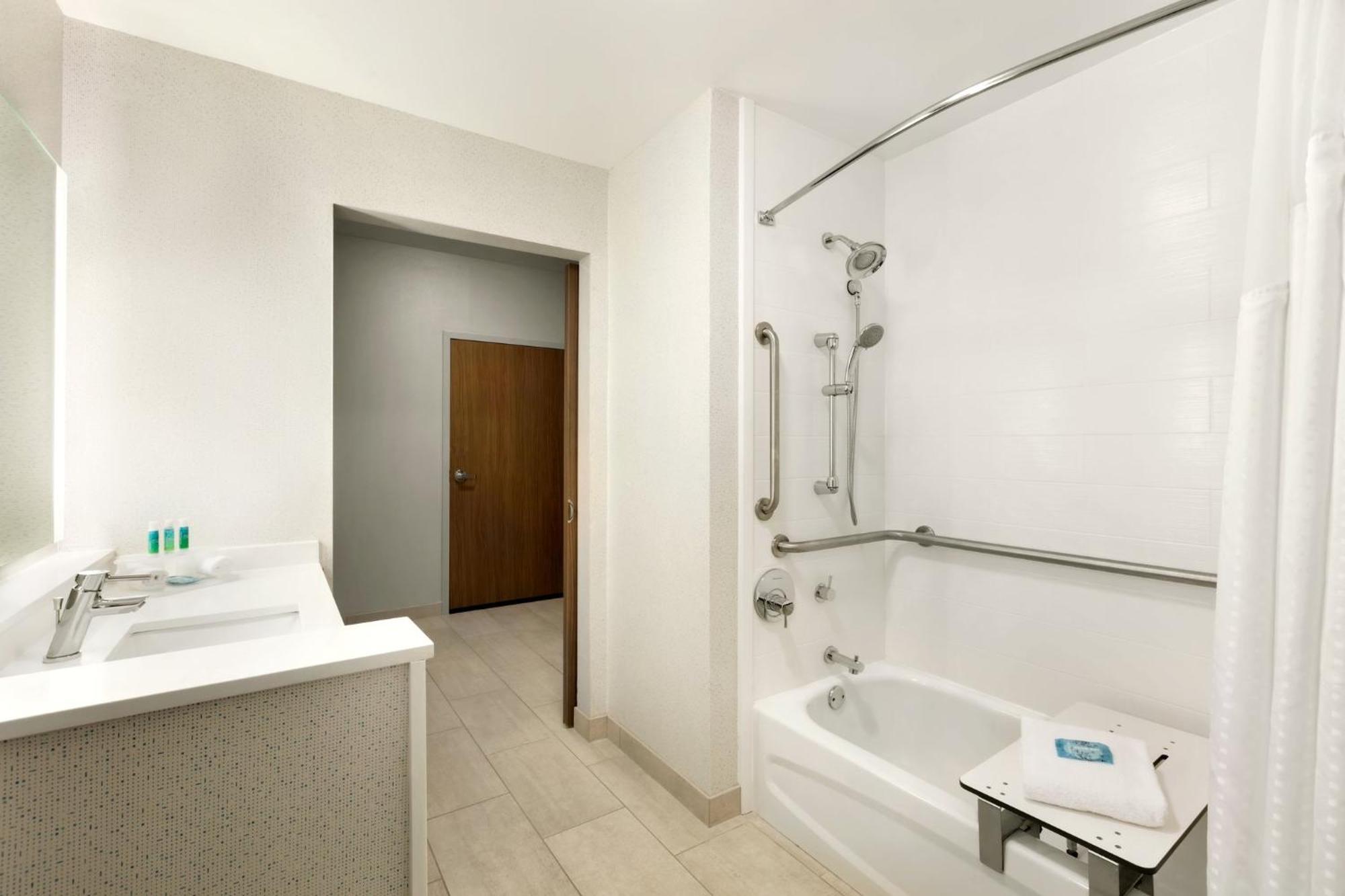 Holiday Inn Express & Suites Salisbury By Ihg Dış mekan fotoğraf